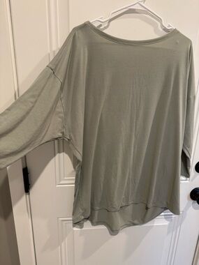 Athleta Lightweight Sage Green Dolman Sleeve Tunic